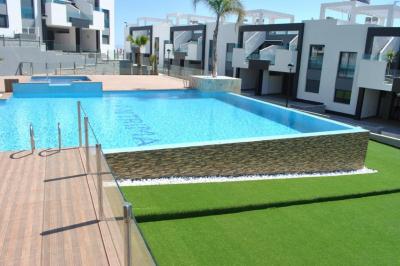 Topplägenhet i Oasis Beach Punta Prima 8 Nº 030 on España Casas