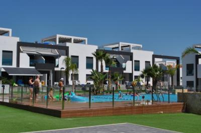 Første etasje leilighet i Oasis Beach La Zenia 4 Nº 077 on España Casas